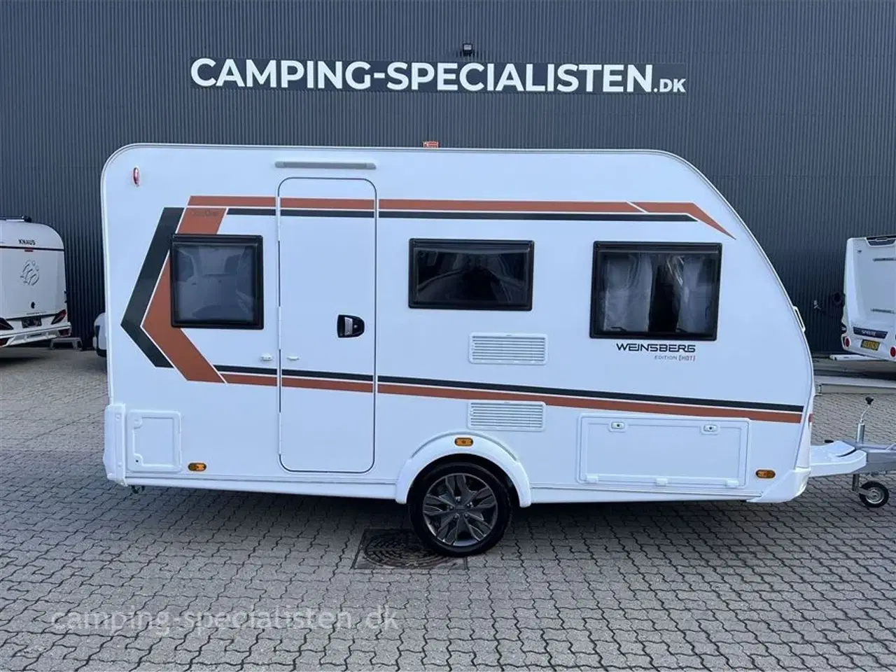 Billede 1 - 2025 - Weinsberg CaraOne 390 QD EDITION HOT   Weinsberg 390 QD CaraOne EDITION HOT model 2025 - kan ses nu hos Camping-Specialisten.dk