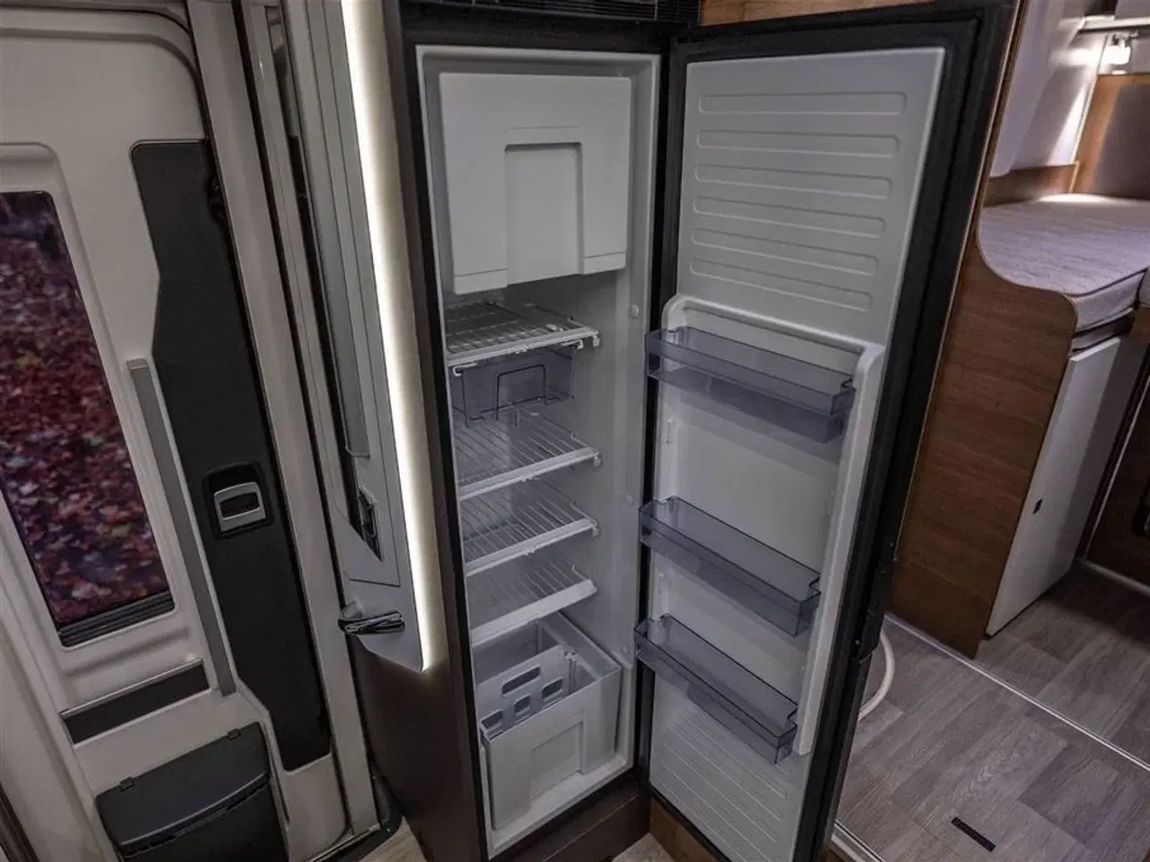 Billede 17 - 2026 - Benimar Mileo 268   Skandinavisk design og komfort året rundt