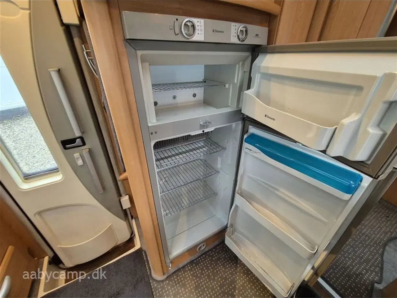 Billede 15 - 2009 - Bavaria   solceller. batteri. markise. Alde centralvarme. Anhængertræk. A/C. Queensbed. Partikelfilter. hydrauliske støtteben.   SÆLGES KUN TIL CVR !!!