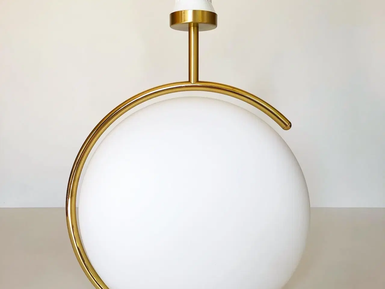 Billede 4 - Bordlampe i opaline glas og messing