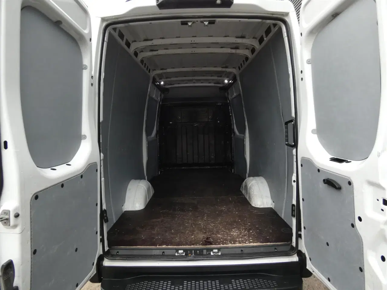 Billede 8 - Iveco Daily 35S18 12m3 3,0 D 180HK Van 8g Aut.