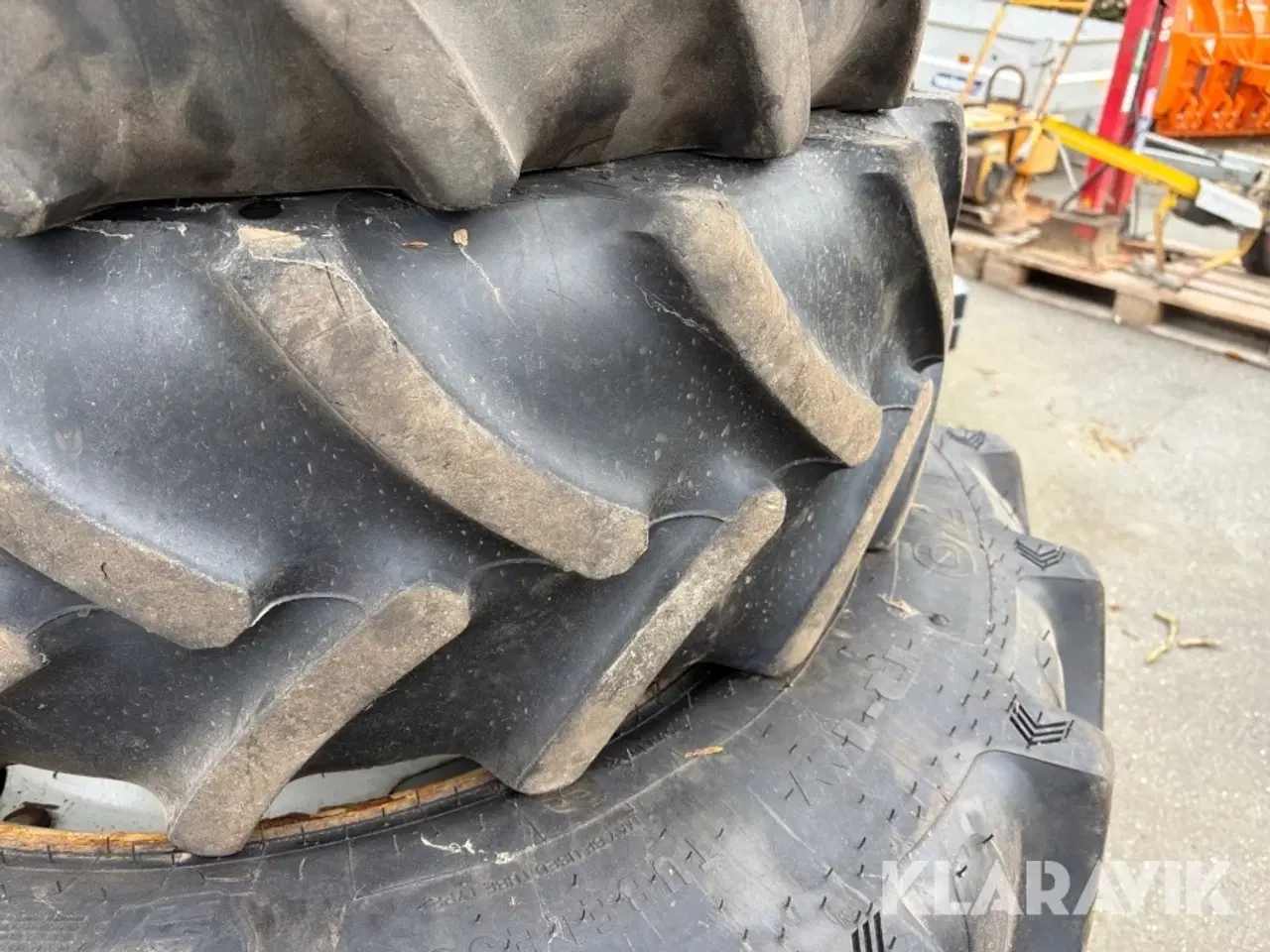 Billede 5 - Hjul New Holland 4040 300/70R20 - 380/70R28 4 styk