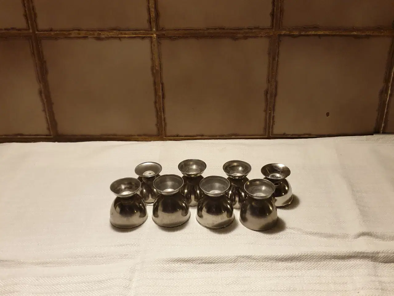 Billede 1 - Æggebægre 8stk ialt 5kr