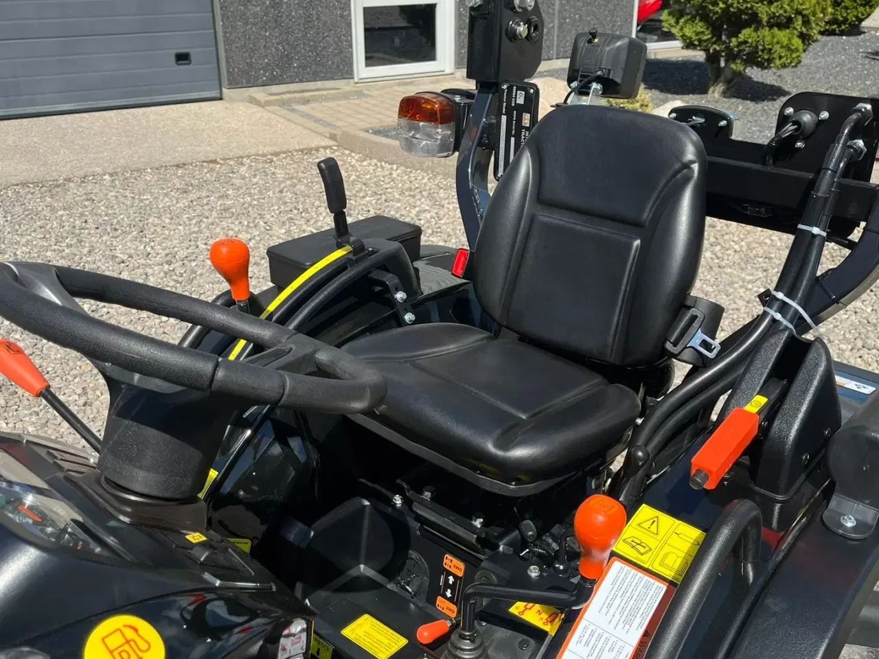 Billede 6 - Solis S26 Limited Edition i sort 6+2 Gearmaskine med Servostyring og brede traktorhjul