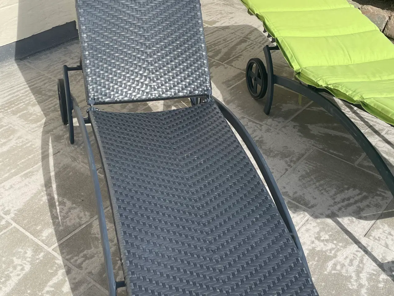 Billede 1 - Solsenge i ratan med kermit grøne hynder 