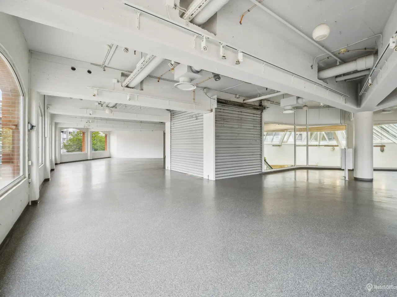 Billede 1 - Velbeliggende lejemål med synlig facade og høj tilgængelighed