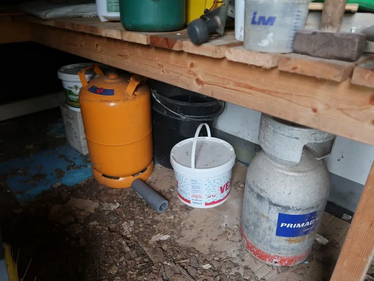 Billede 10 - Div. Værktøj, 2-taktsbenzin, plejemidler m.m.