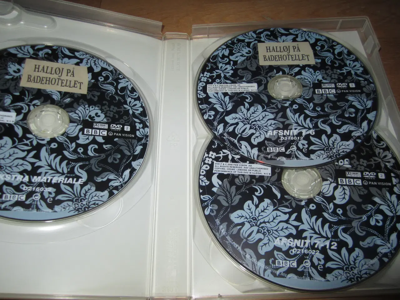 Billede 3 - HALLØJ PÅ BADEHOTELLET. HELE SERIEN.