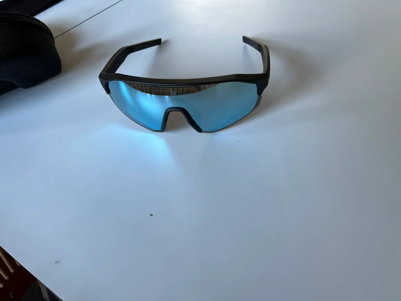 Billede 1 - Bolle solbriller er ny.