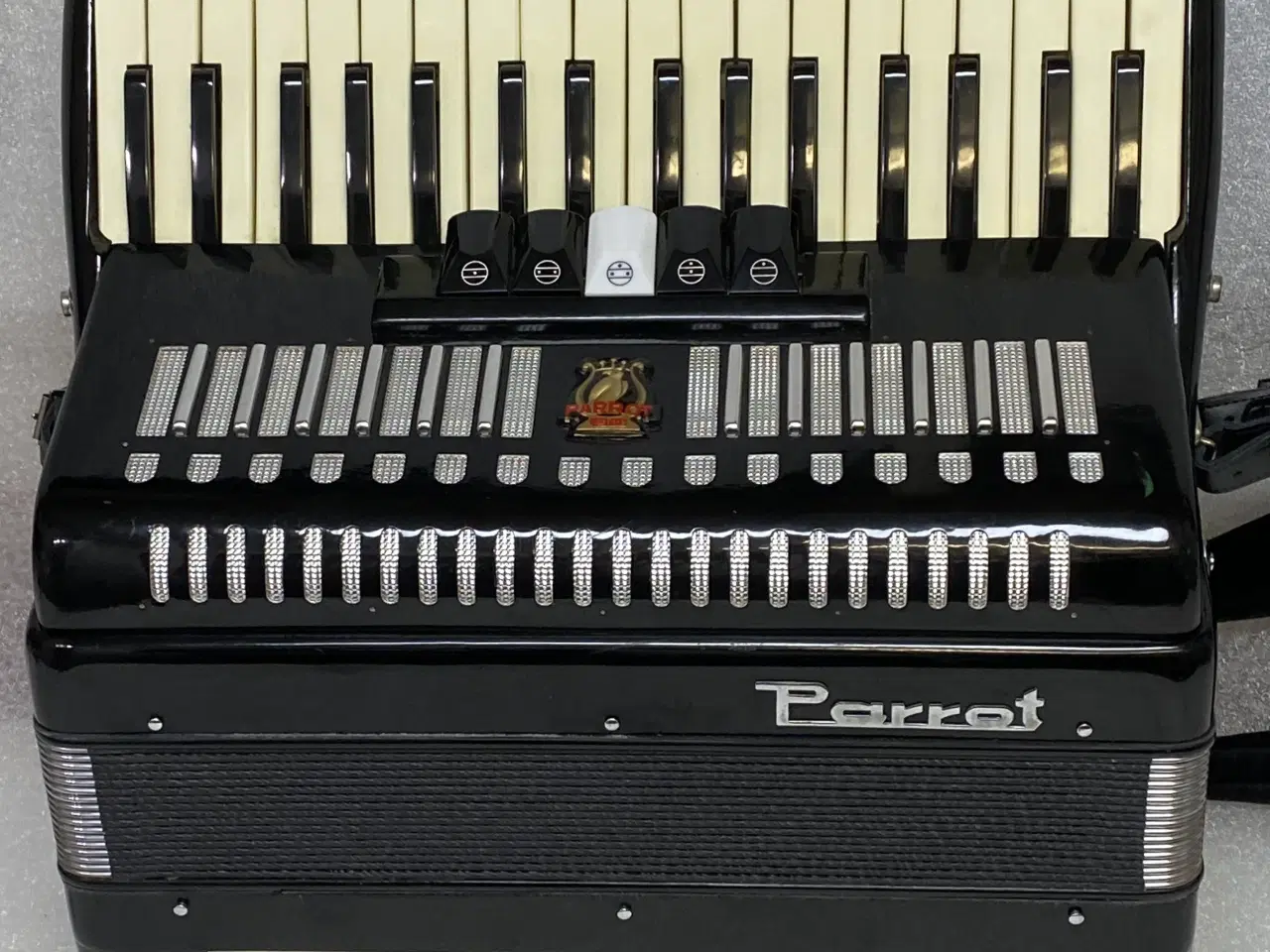 Billede 5 - harmonika sælges fra samling – nyserviceret