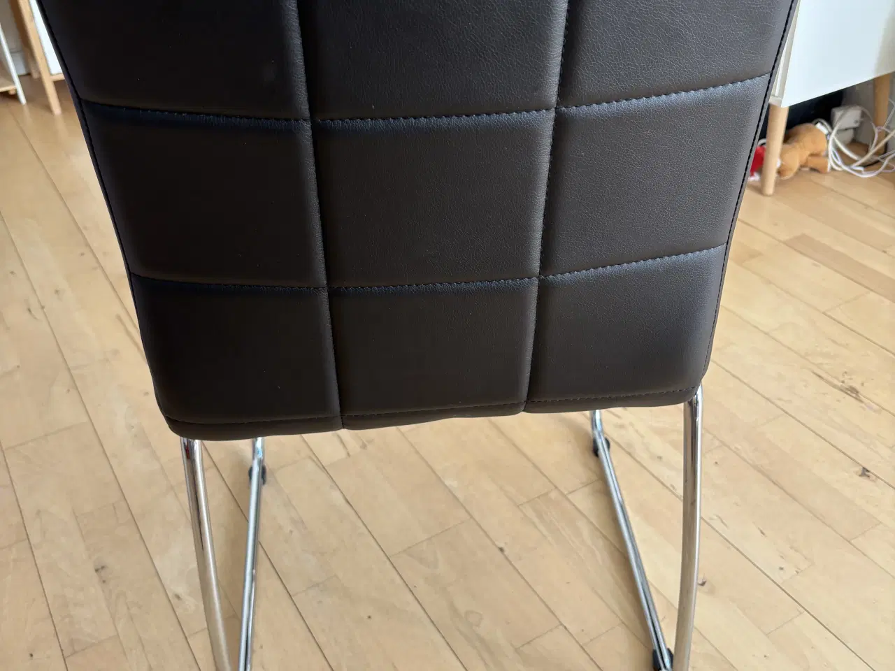 Billede 3 - HAMMEL Spisebordsstol  sort kunstlæder/krom