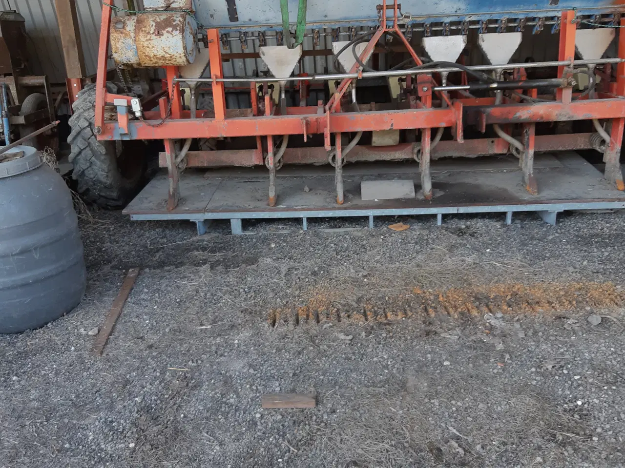 Billede 1 - Majs Såmaskine, med gødningsudstyr