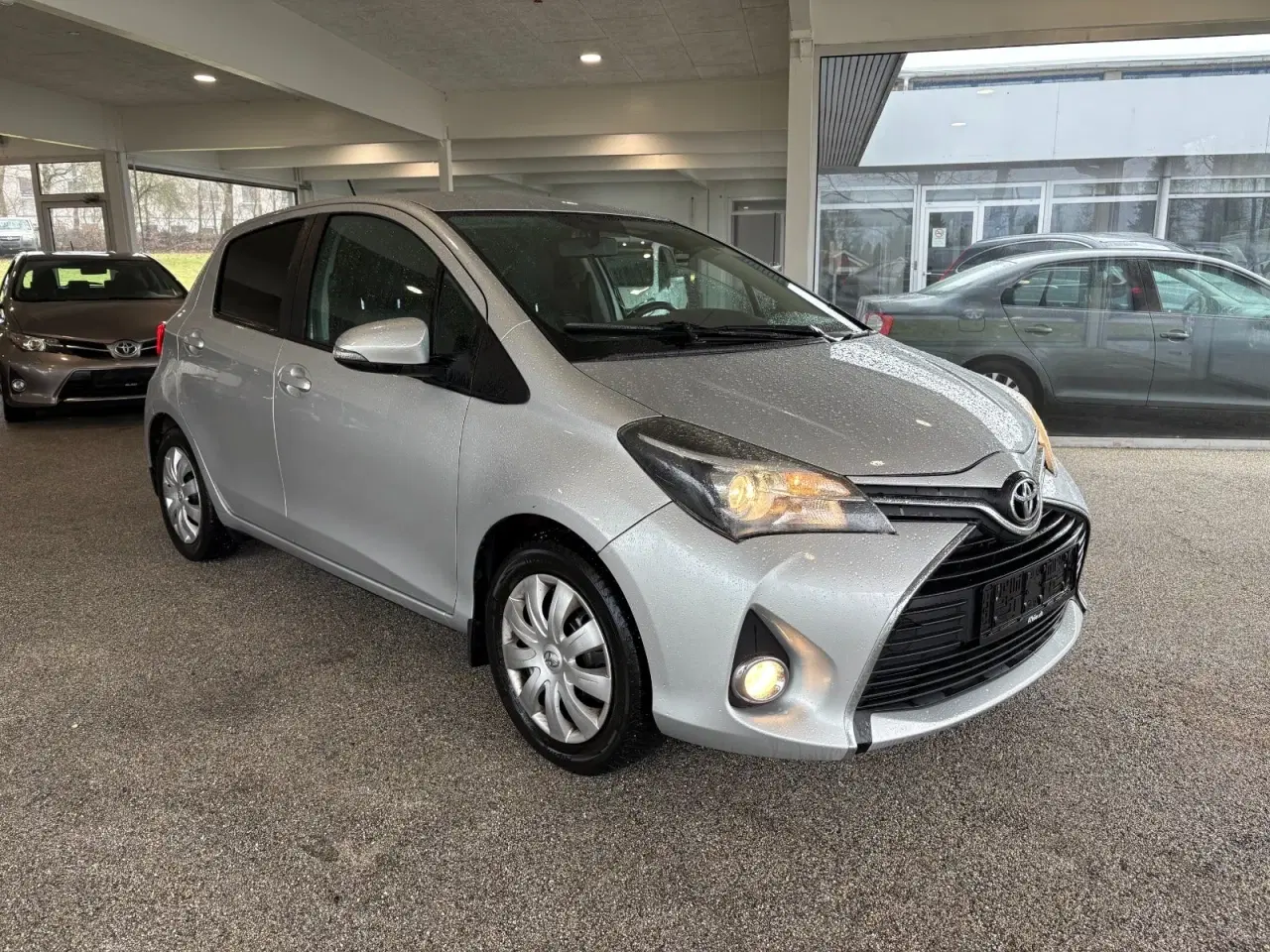 Billede 2 - Toyota Yaris 1,0 VVT-i T2 Komfort