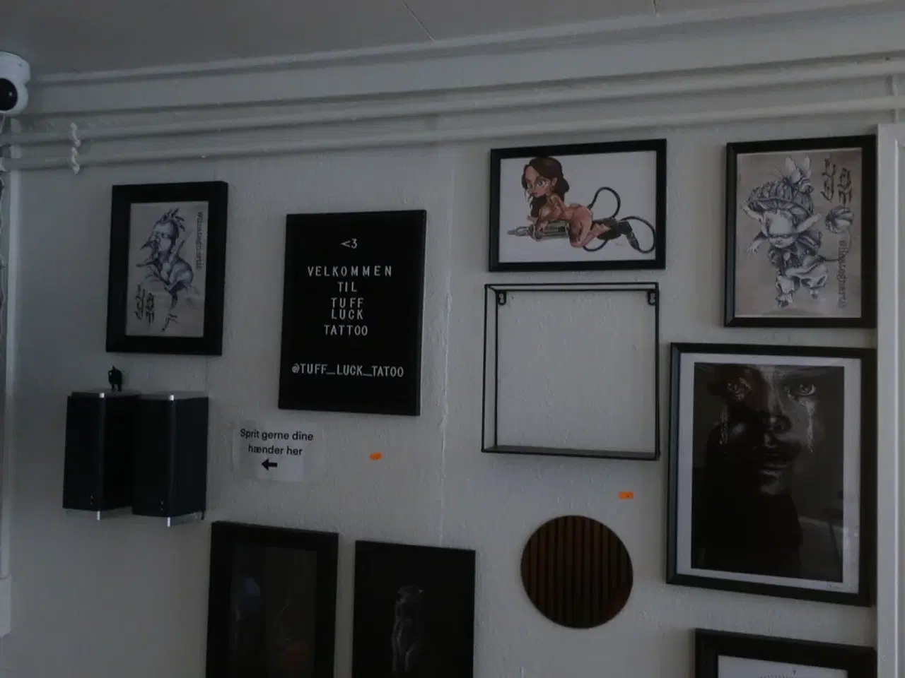 Billede 2 - Diverse billeder m.v. på vægge