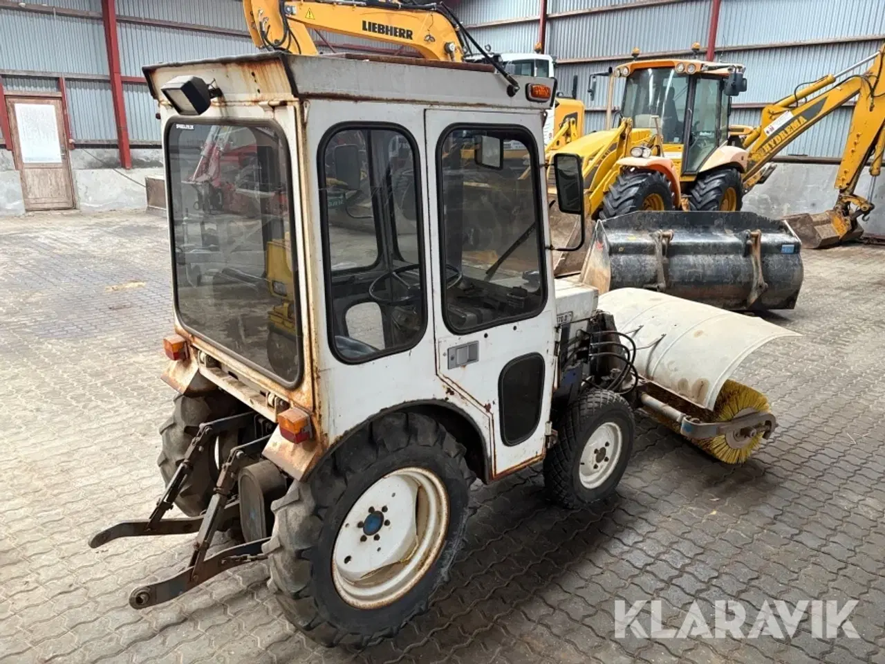 Billede 5 - Veterantraktor Mitsubishi MT460D med fejemaskine