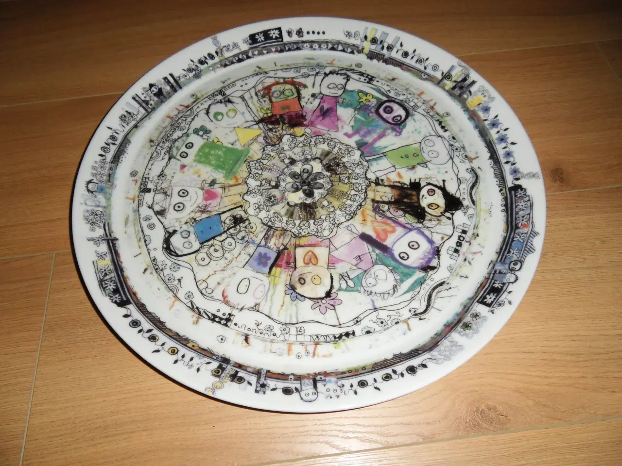 Billede 2 - POUL PAVA. Aida. Stort rundt fad/platte i porcelæn