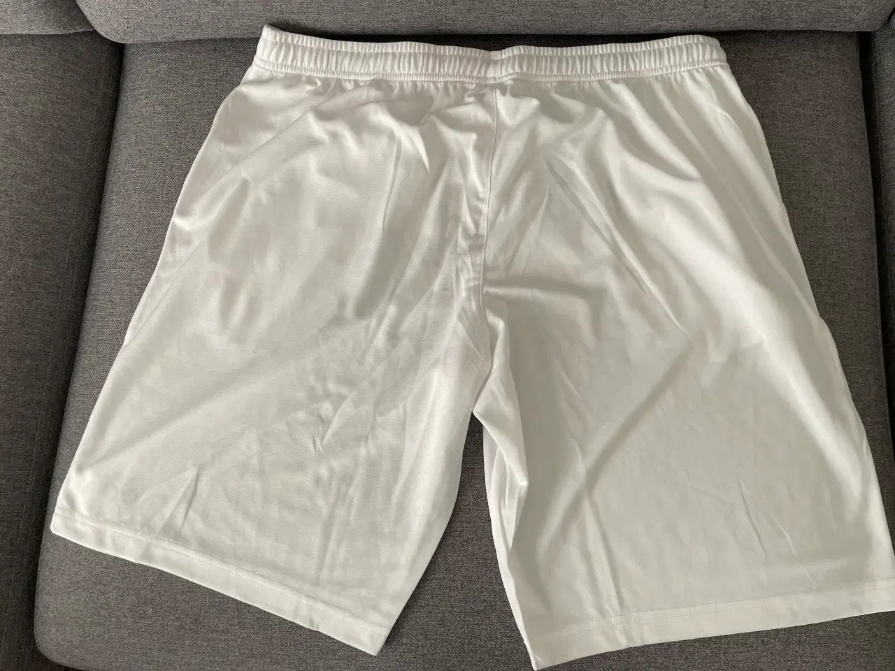 Billede 2 - YONEX shorts, XL