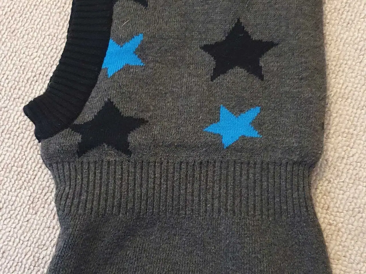 Billede 2 - Elefanthue str 98/104, tyk, dobbelt strik stjerner