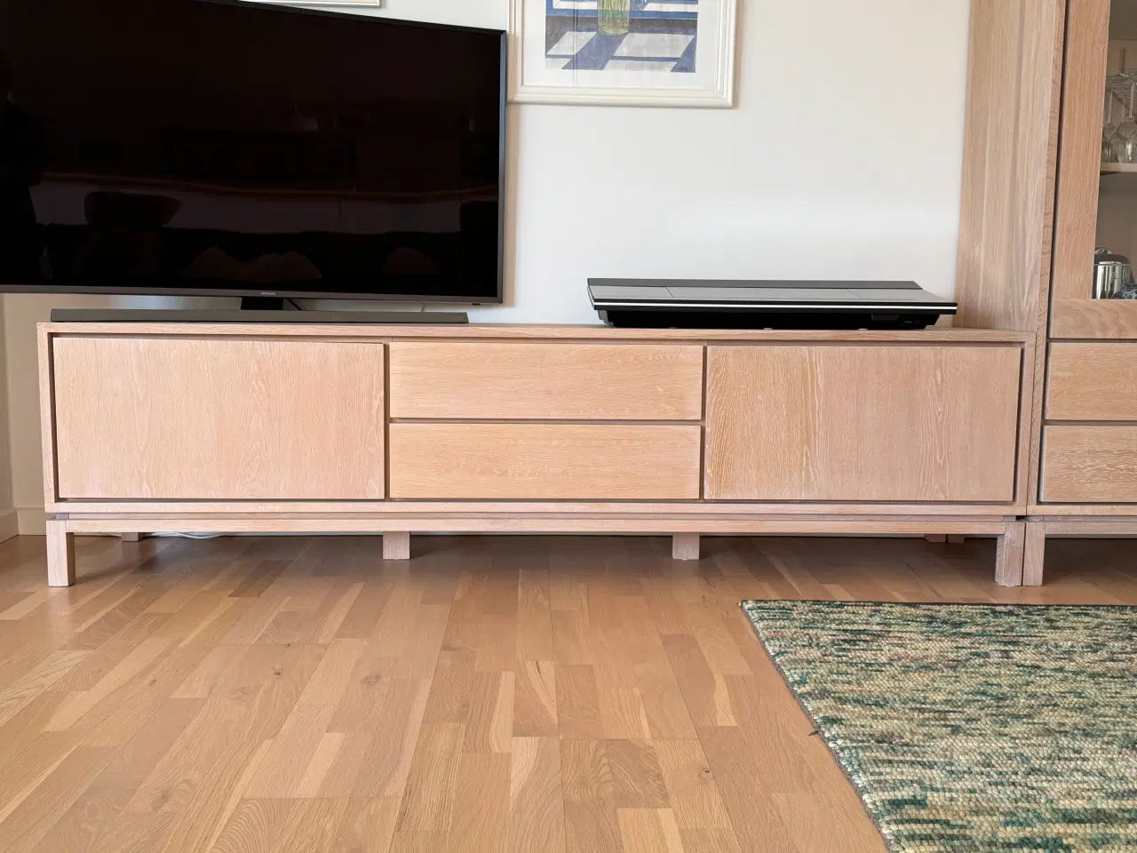 Billede 2 - Tv-møbel med opbevaring