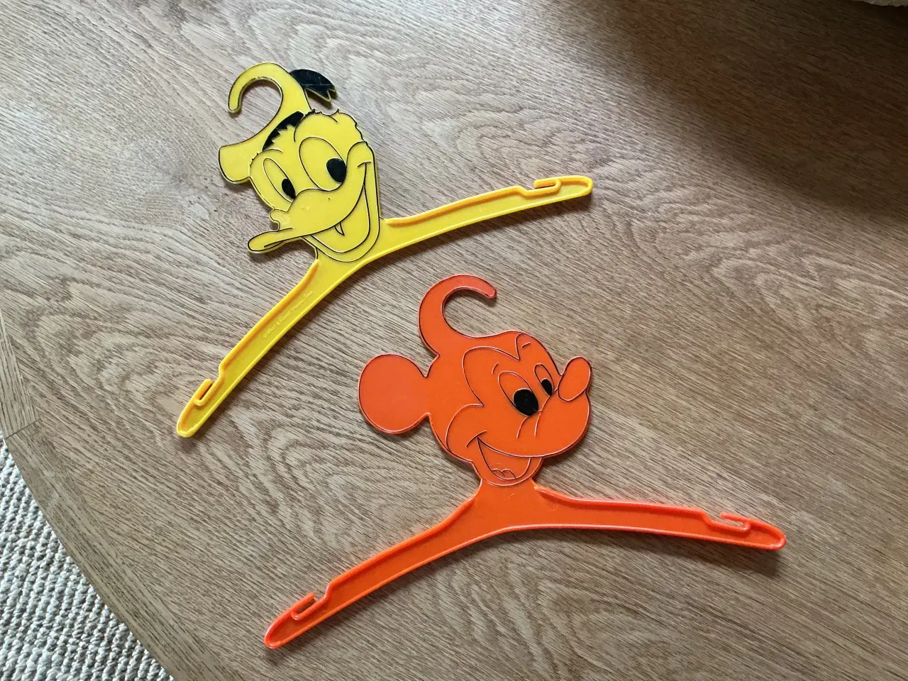 Billede 1 - Walt Disney bøjler til børnetøj, 25kr/ stk