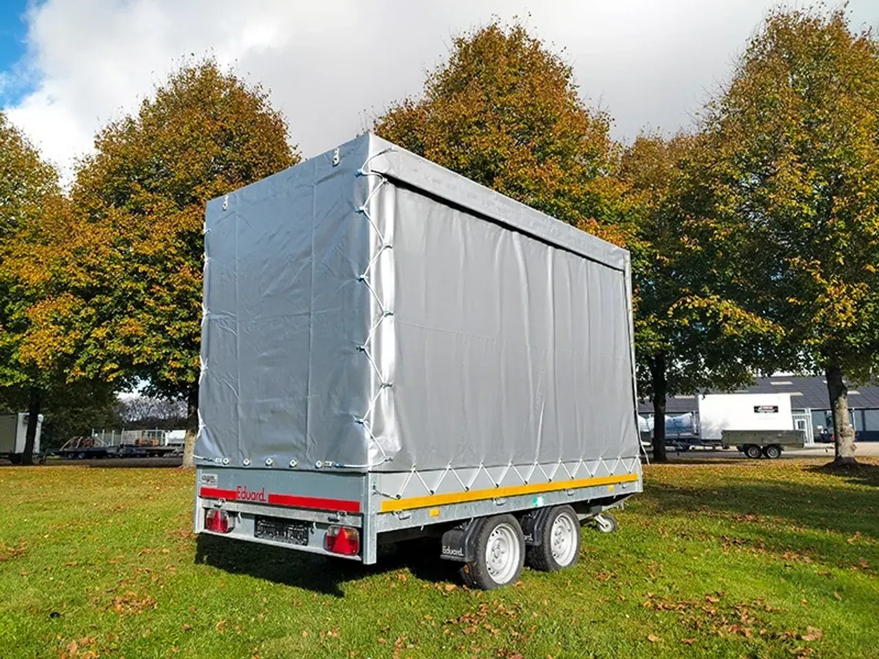 Billede 2 - Høj presenning m. gardinsider til Eduard 3116 trailer