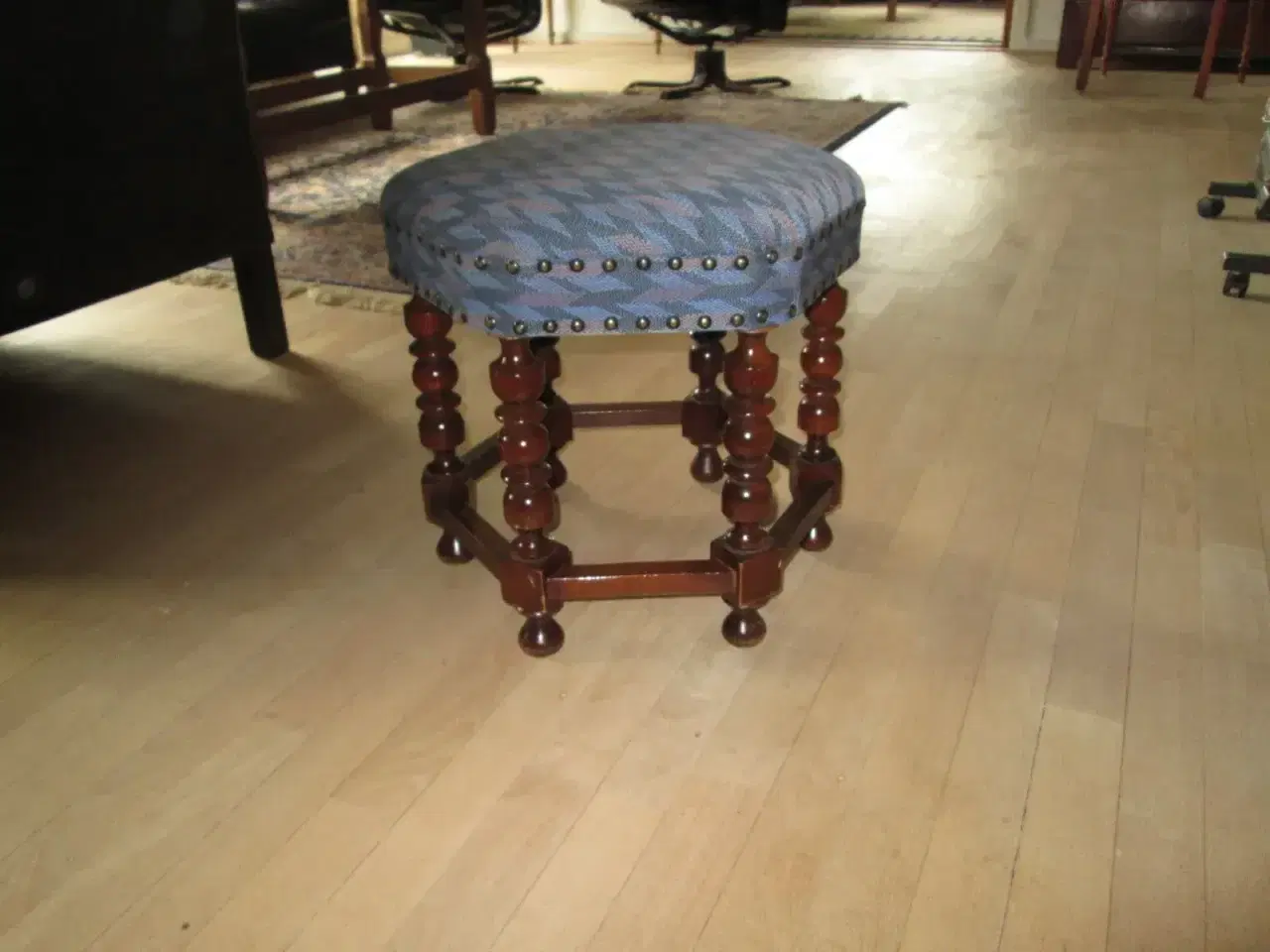 Billede 1 - Fodskammel /taburet fra 50erne  byd.