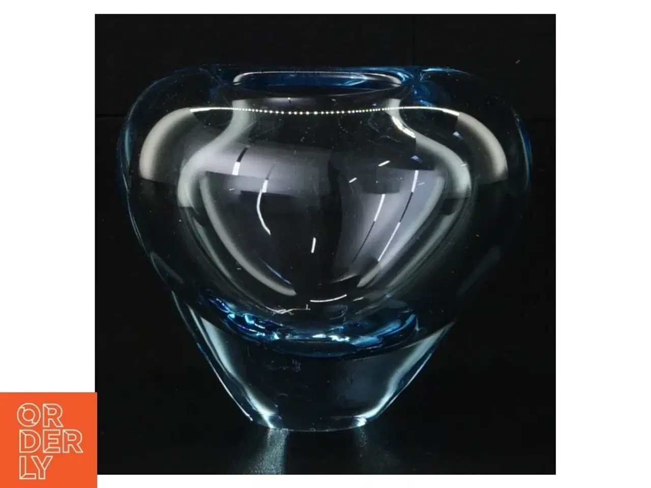 Billede 1 - Holmegaard hjertevase i blåt glas (str. 10 x 9 x 7 cm)