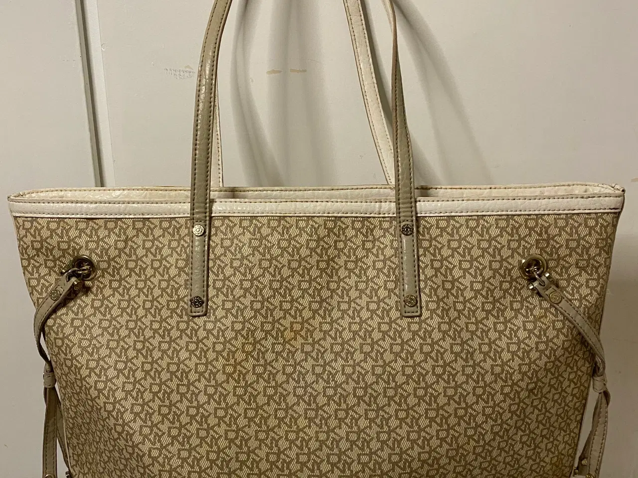 Billede 6 - DKNY shopper + makeup pung
