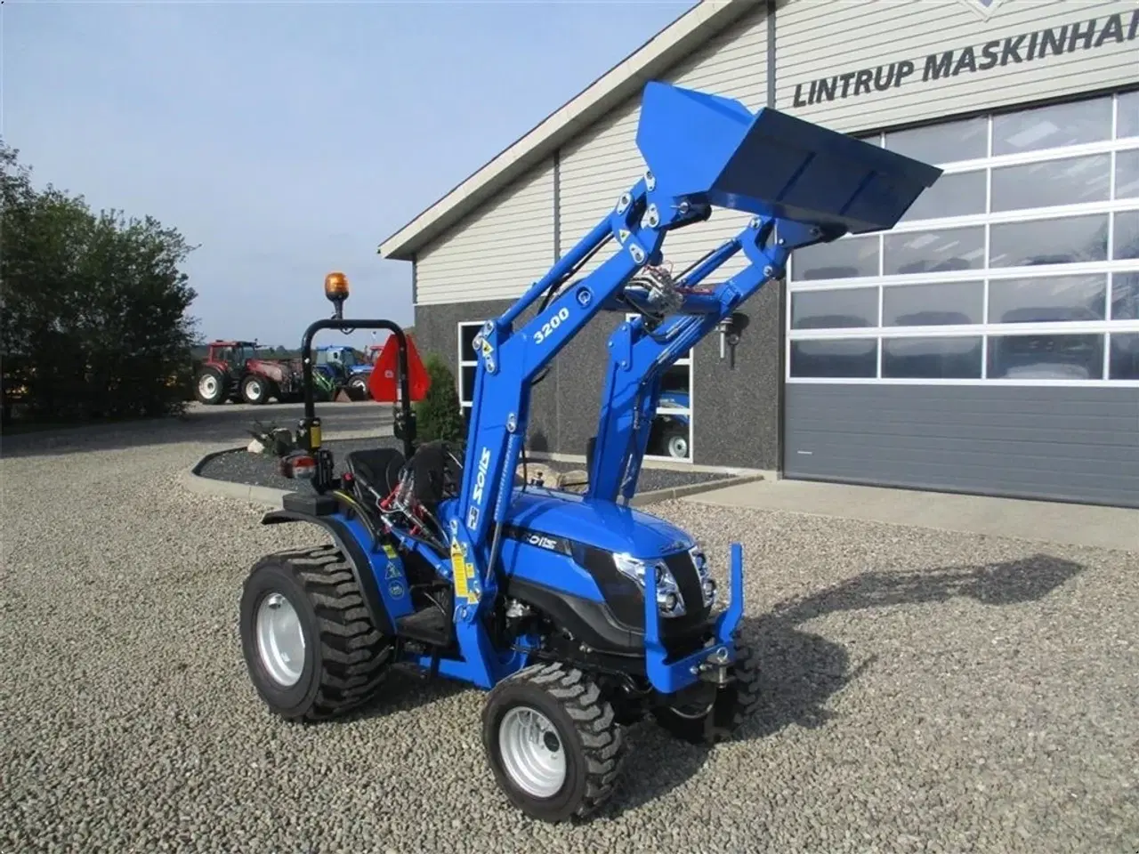 Billede 7 - Solis S26 6+2 gearmaskine med Servostyring og fuldhydraulisk frontlæsser