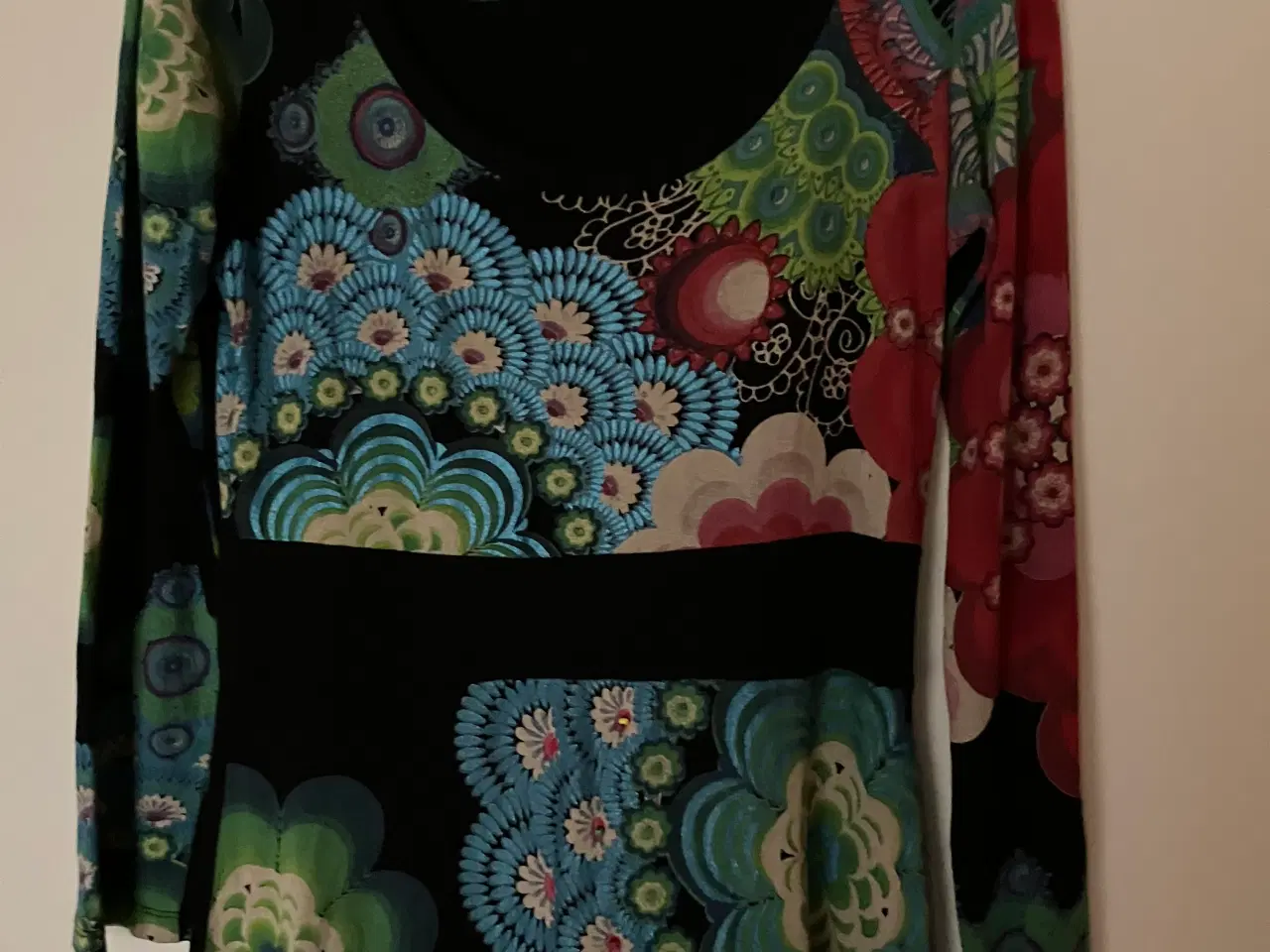 Billede 3 - Desigual hverdagskjole til kvinder i størrelse M.