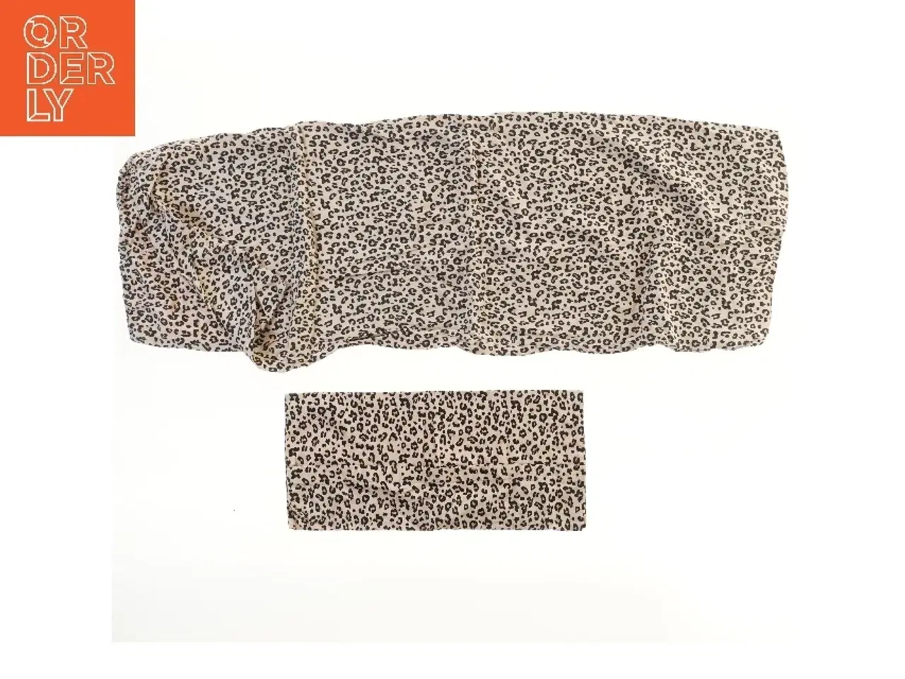 Billede 3 - Leopardmønstret sengetøj fra Sofie Schnoor (str. 40x42 og 96x69 cm)