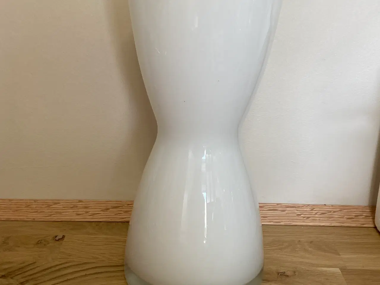 Billede 1 - Eva Solo hvid glasvase 26cm