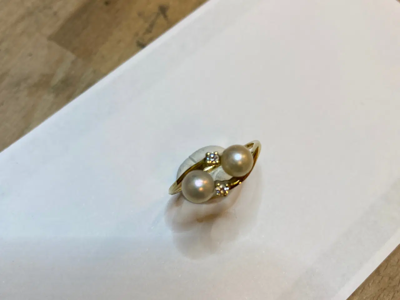 Billede 2 - 14 kt ring med perler og brillanter