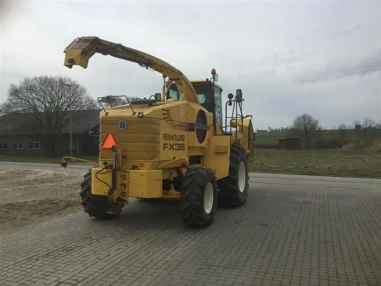 Billede 3 - New Holland FX 38 Velholdt inkl majsbord og pickup