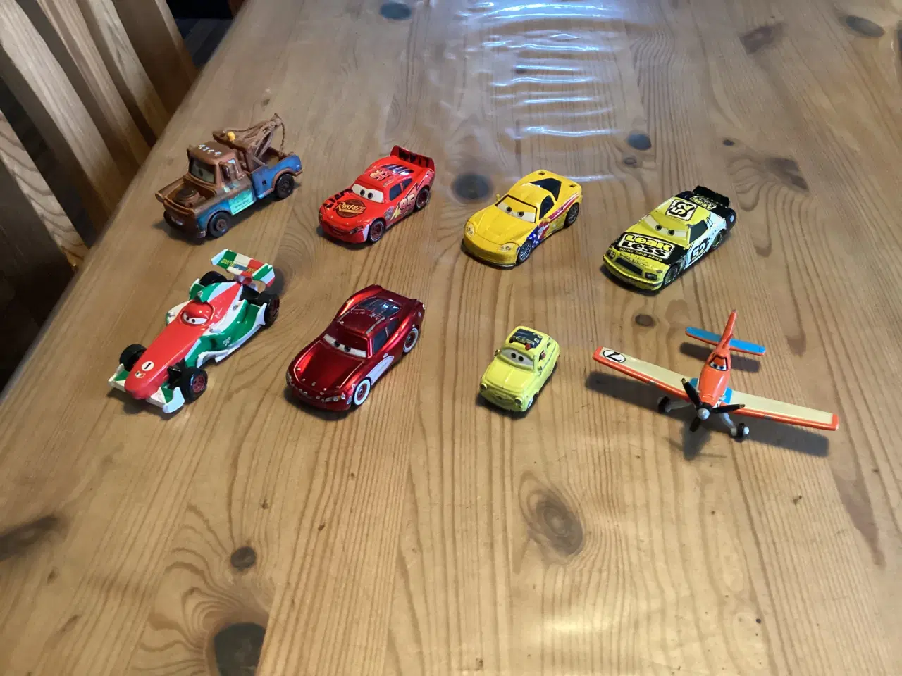 Billede 9 - Masser af Disney Cars.