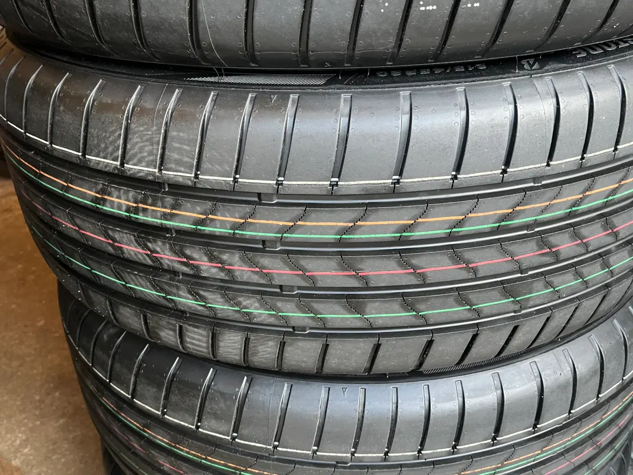 Billede 1 - Sommerdæk. 215-45-20. Bridgestone.