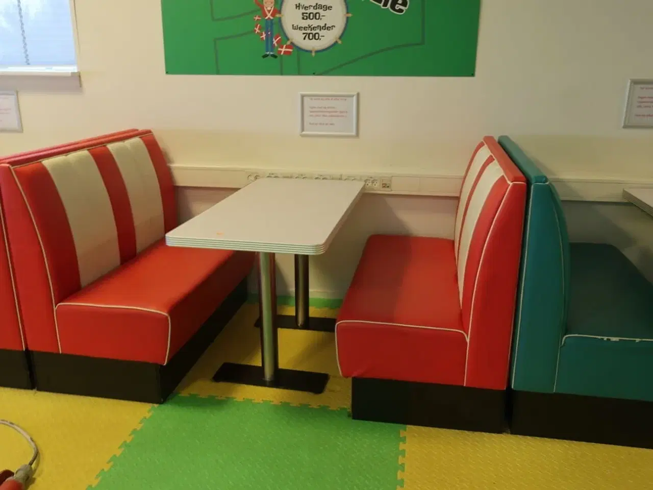 Billede 3 - 12 stk. bænke samt 6 stk. spiseborde