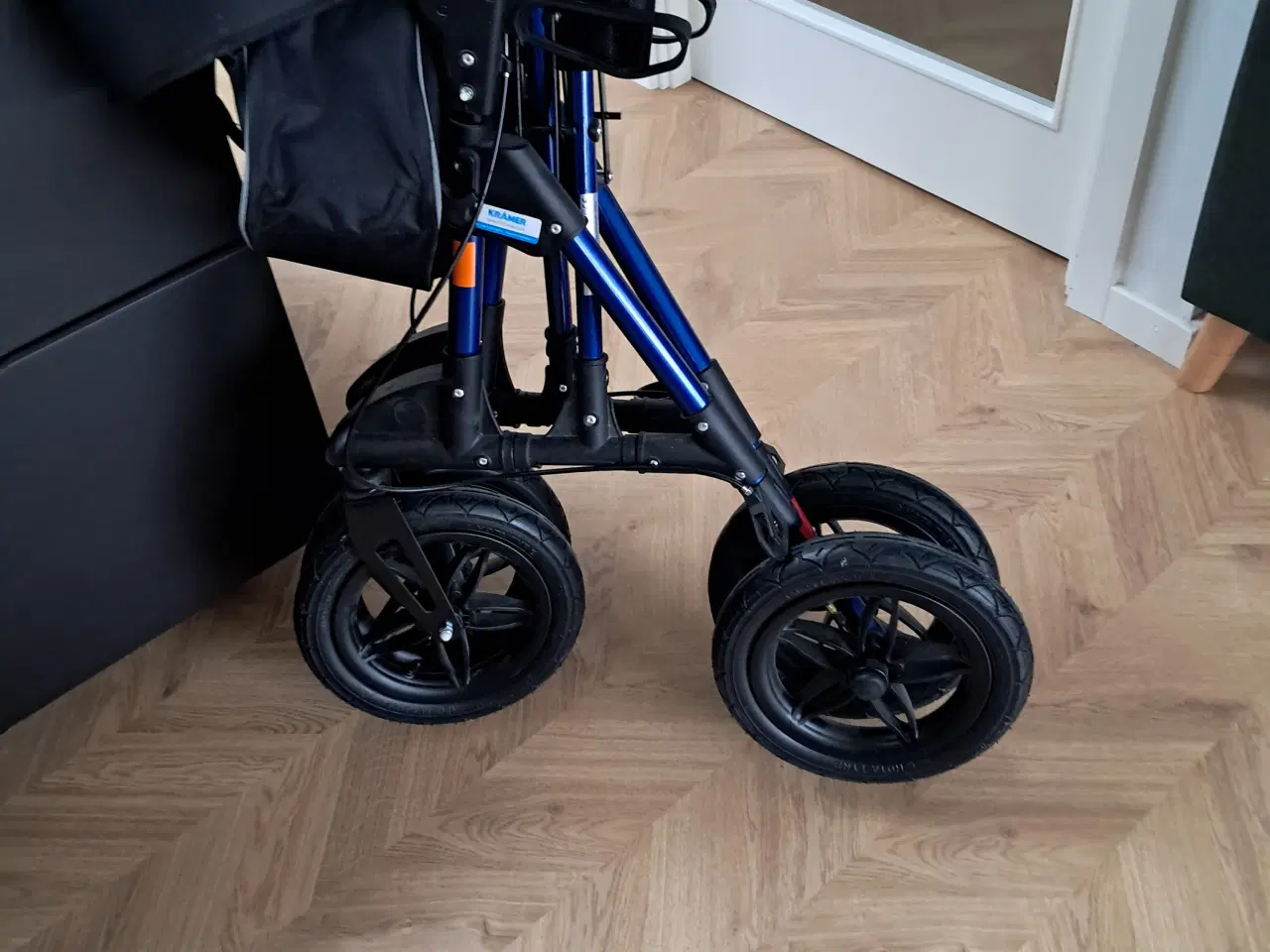 Billede 4 - Rollator med taske 