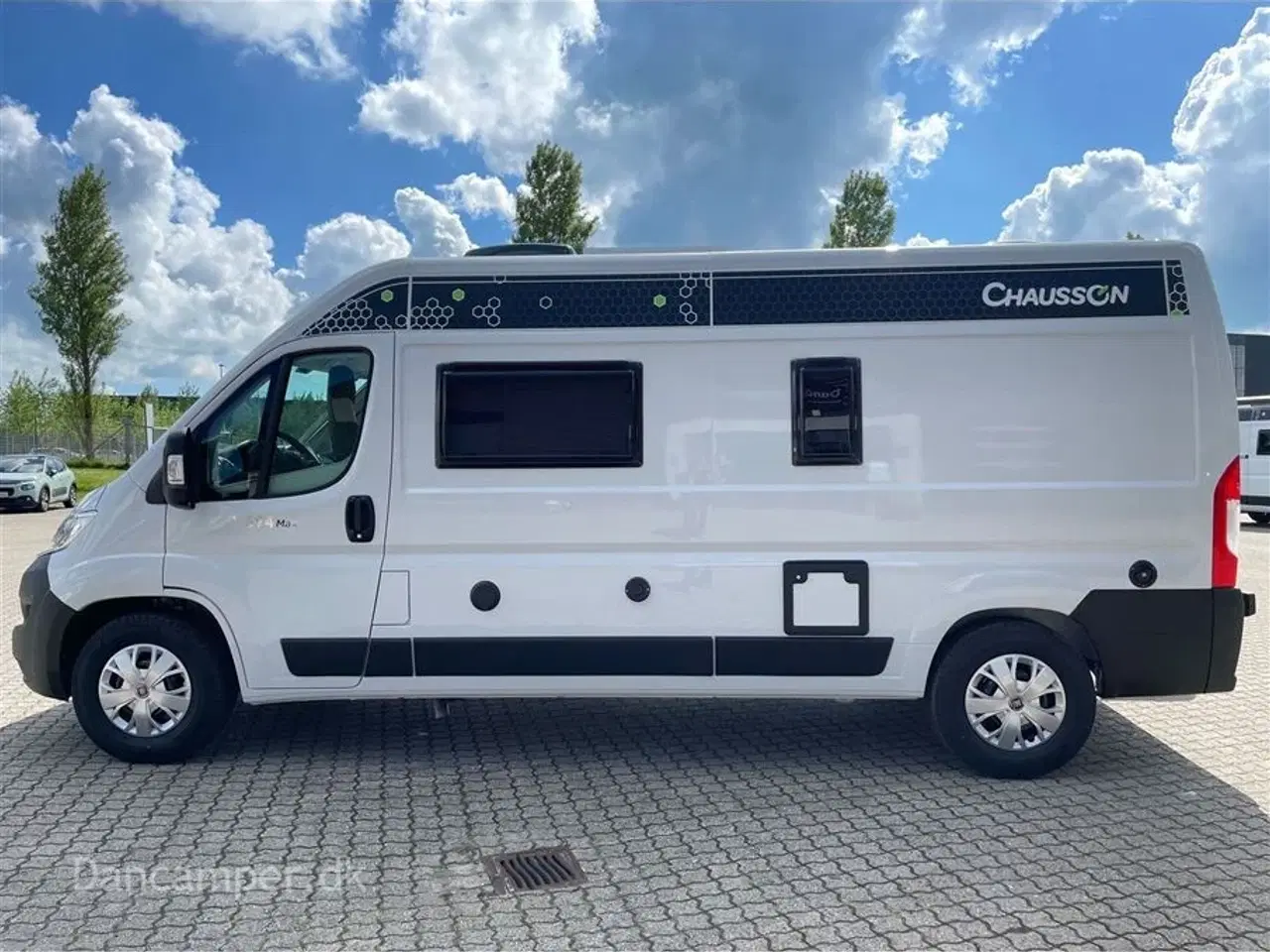 Billede 23 - 2024 - Chausson First Line V594 MAX   Nedsat med kr. 62.800,- Super spændende van med to dobbeltsenge på tværs i køjesystem. 2,2, L motor , 140 HK, solcelle og markise m.m.