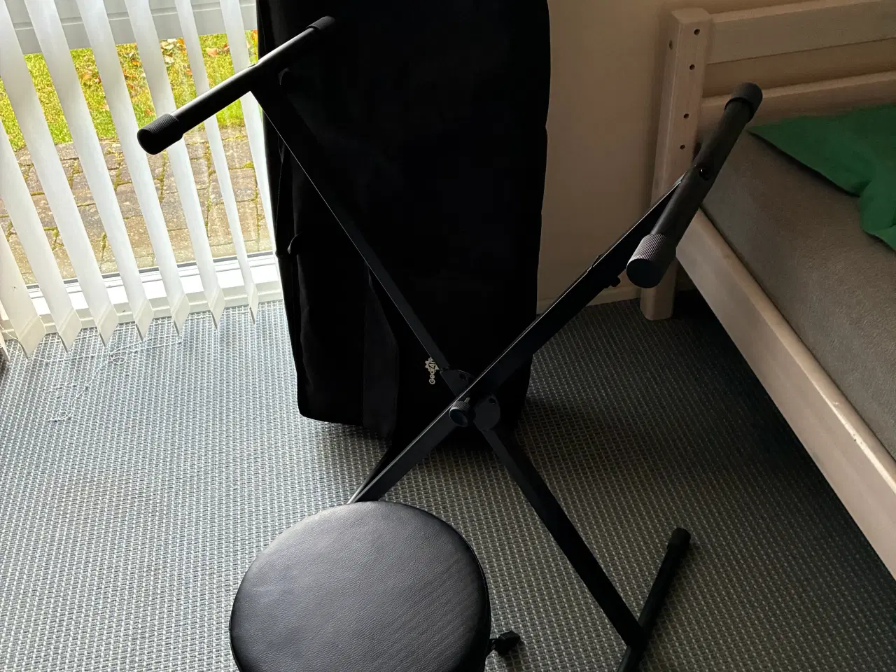 Billede 3 - Keyboard med taske, stativ og skammel