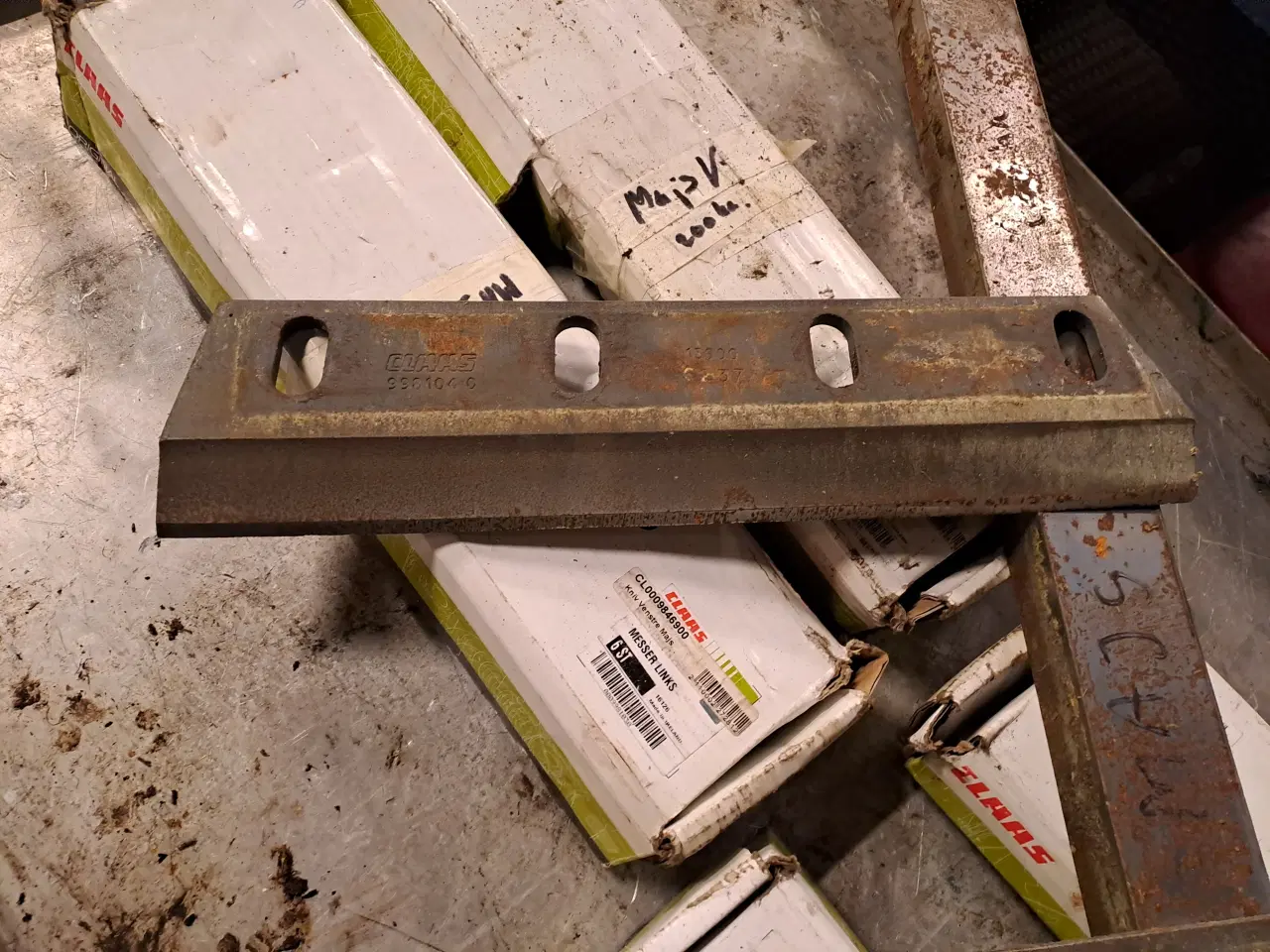 Billede 1 - Majsknive og Modskær til Claas 