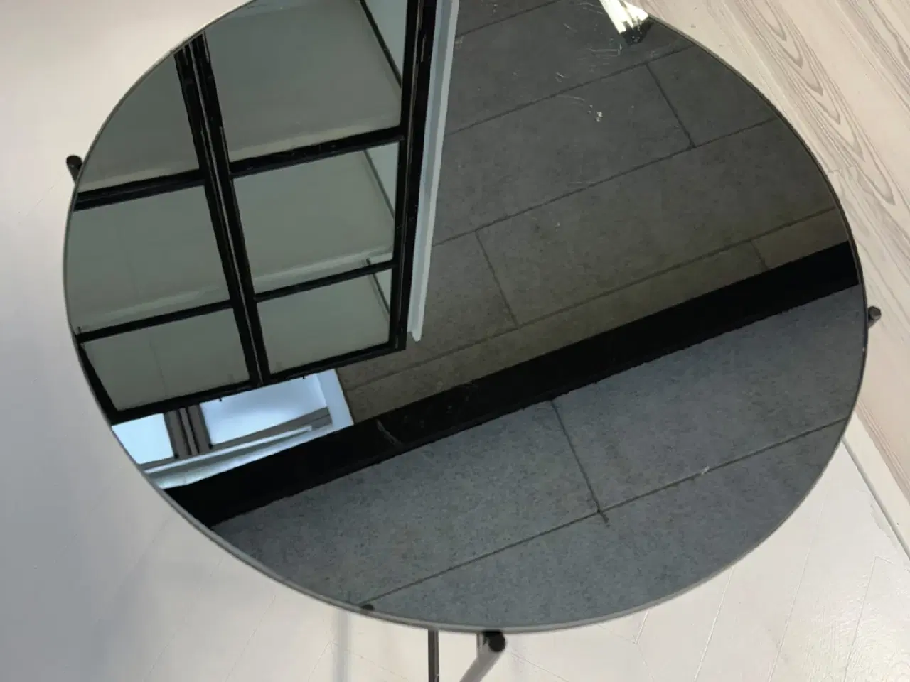 Billede 2 - Side bord m rund bordplade i sort med spejl effekt