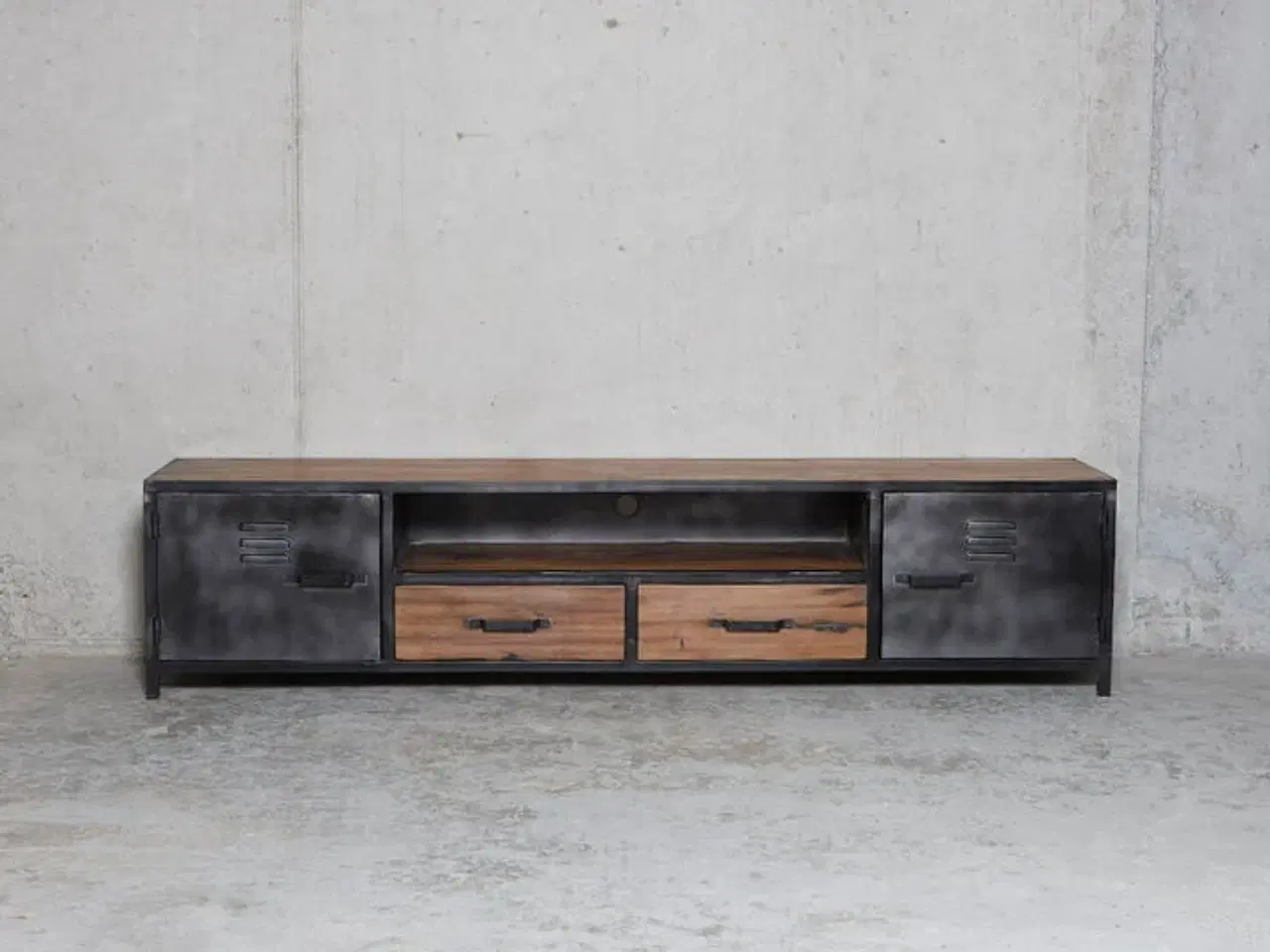 Billede 1 - Nyt Tv bord 200 Train