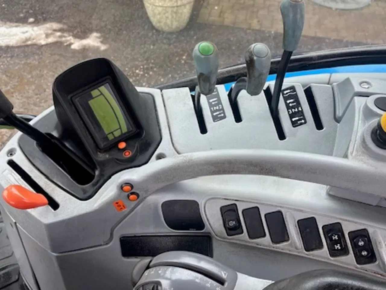 Billede 16 - New Holland T.6155 ENEJERS. KUN 4163 TIMER. M. FULD FRONTVÆGT.