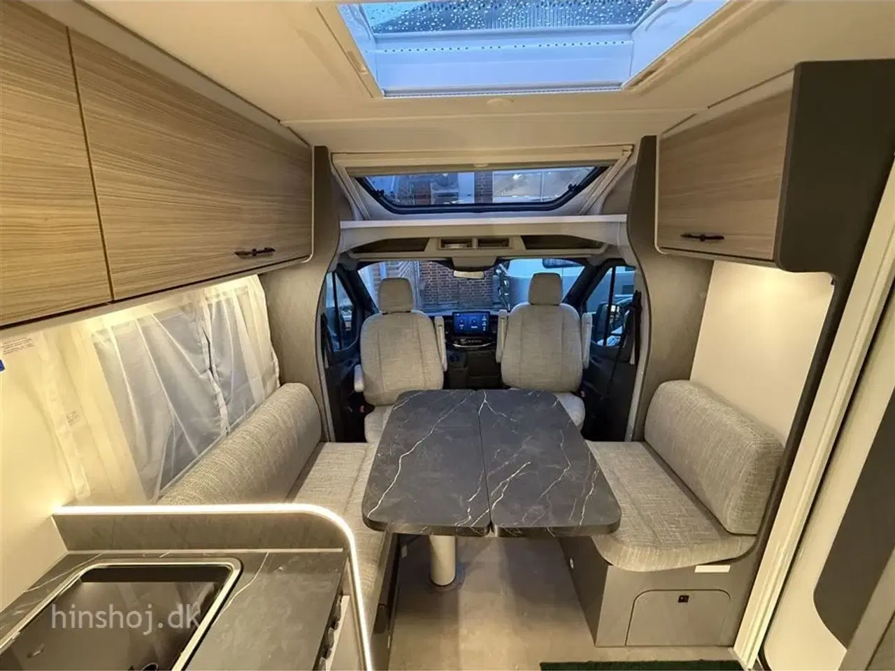 Billede 11 - 2026 - Etrusco V 6.8 SCF Scandic Edition Aut.   Lækker Autocamper med automatgear og face to face siddegruppe fra Hinshøj Caravan.