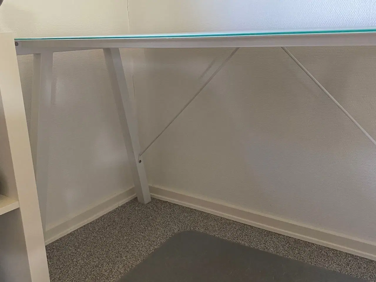 Billede 1 - Skrivebord med glasplade 