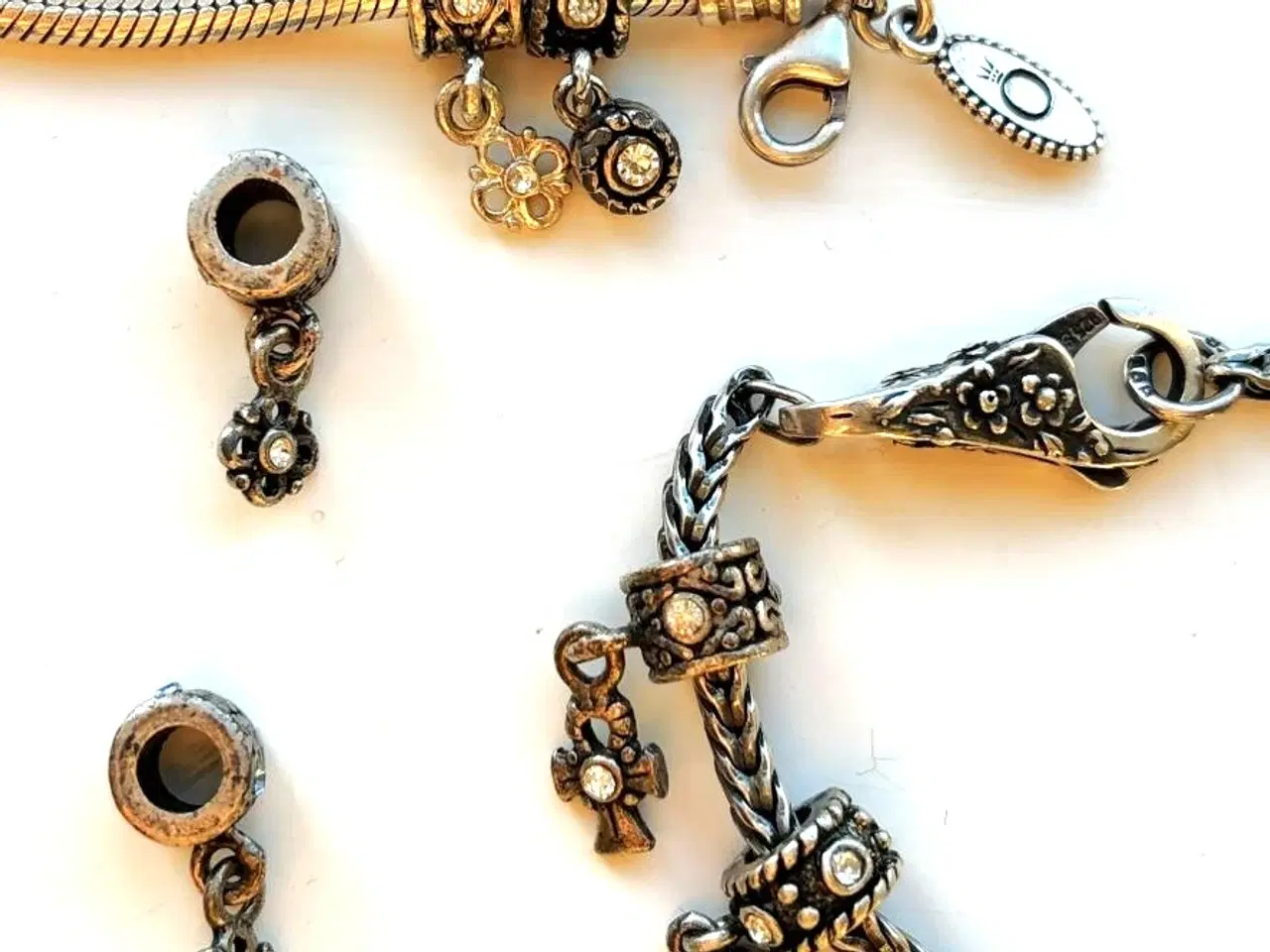 Billede 3 - Vedhæng med Blomster, Bling og kors