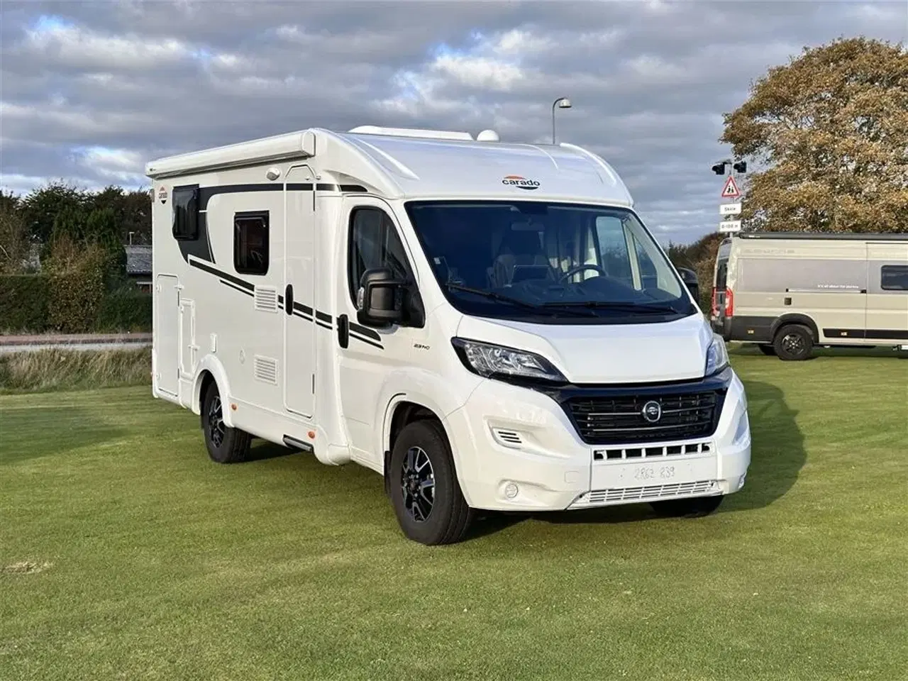 Billede 1 - 2021 - Carado V337   Velholdt Autocamper