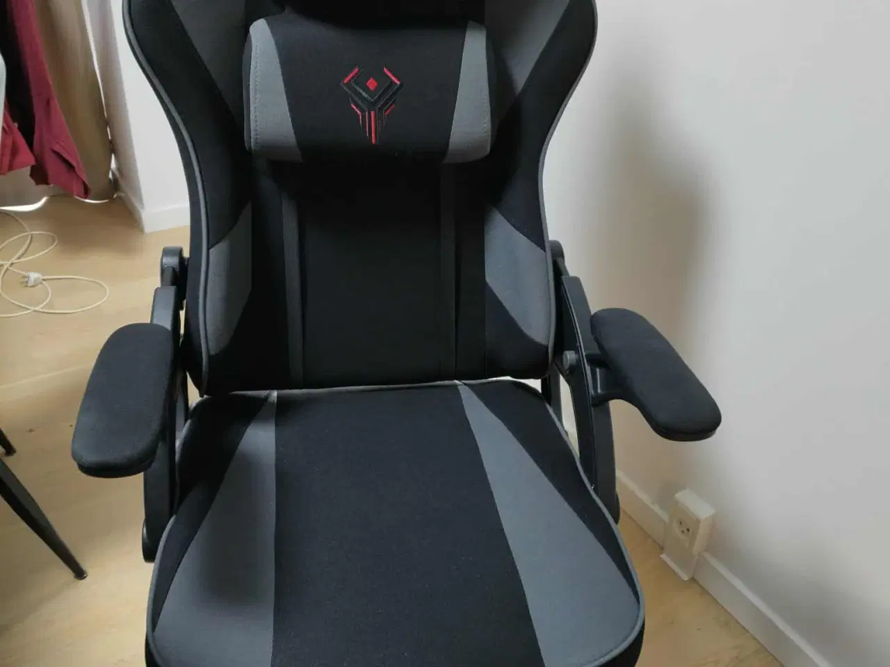 Billede 4 - Gamerstol i god stand