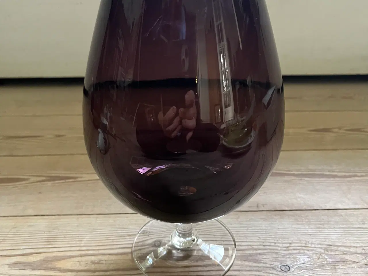 Billede 2 - Blommefarvet glas pokal / vase